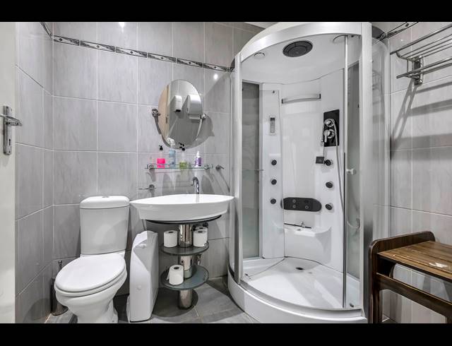 8 BEDROOM HOUSE FOR SALE IN WENDYWOOD